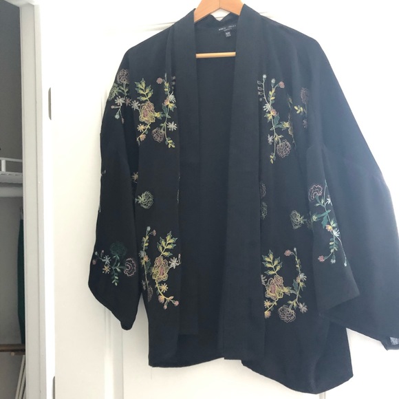 Romeo + Juliet Embroidered Floral Kimono Jacket - Picture 4 of 6